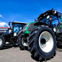 200亩土地深翻急需大马力拖拉机